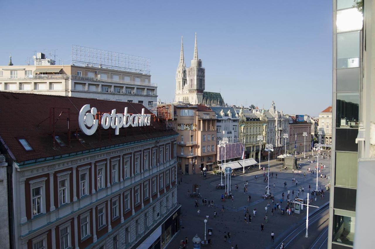 Studio Apartment With A View Of Ban Jelacic Square Zagreb Buitenkant foto