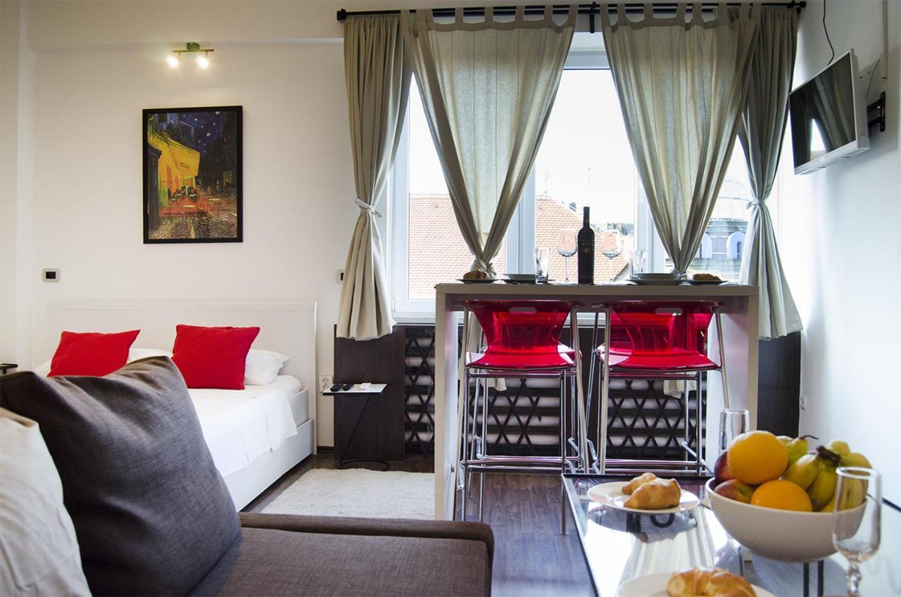 Studio Apartment With A View Of Ban Jelacic Square Zagreb Buitenkant foto