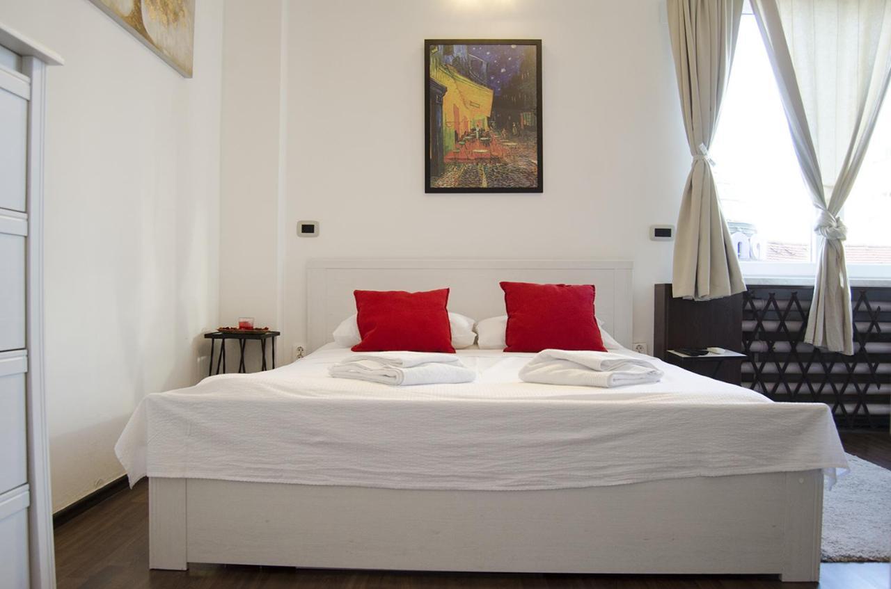 Studio Apartment With A View Of Ban Jelacic Square Zagreb Buitenkant foto